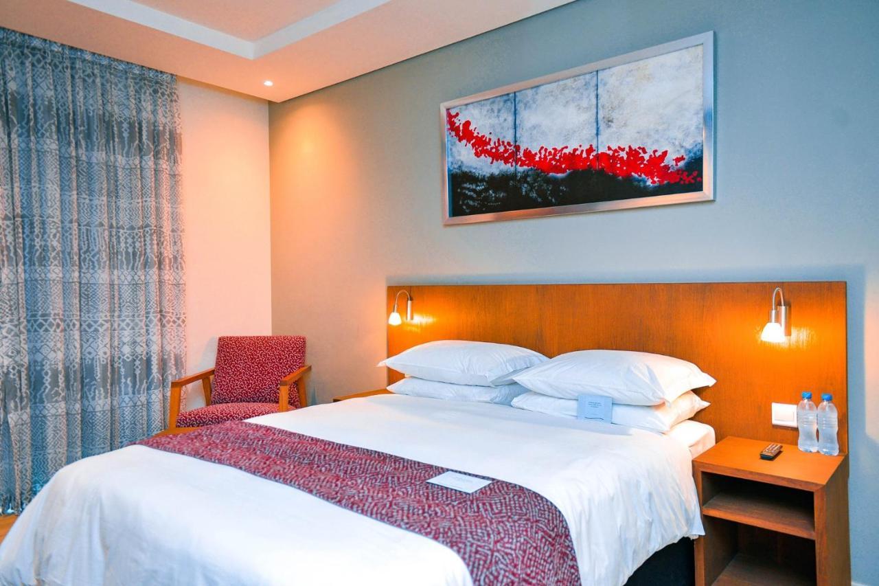 ホテル Crowne Plaza - Dar Es Salaam By Ihg エクステリア 写真