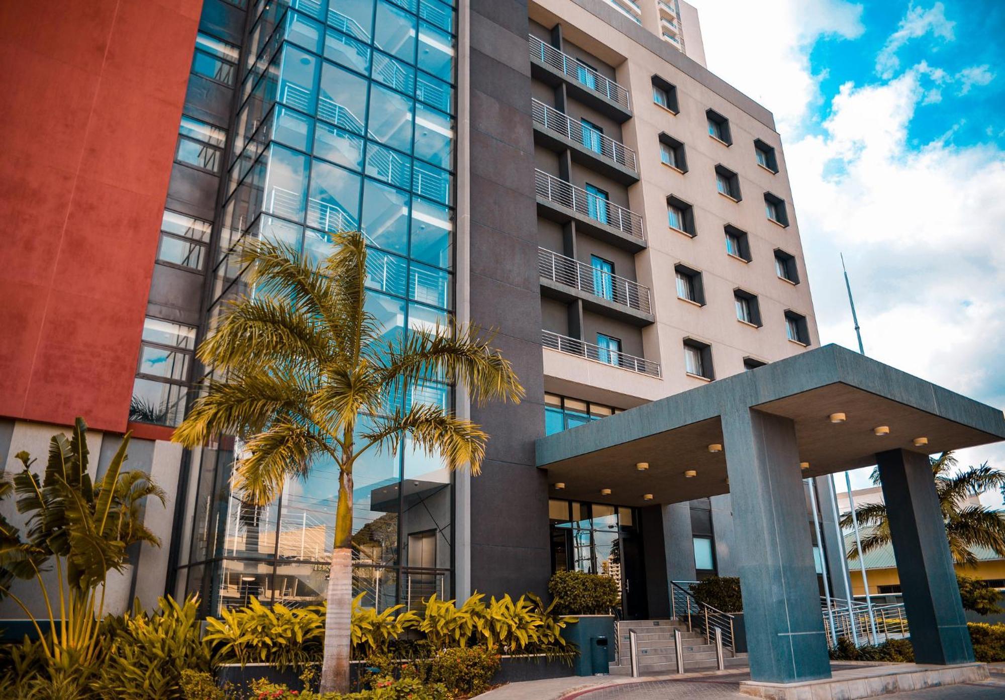 ホテル Crowne Plaza - Dar Es Salaam By Ihg エクステリア 写真